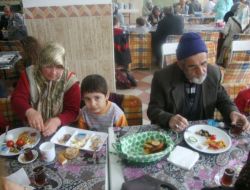 Minikler Nine Ve Dedelerini Okulda Ağırladı