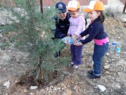 Goncalı Minikler Polis Amcaları İle Ağaç Dikti