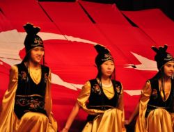Kırgızistan’da Türkçe Şöleni