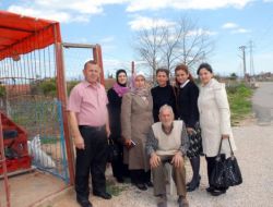 Ak Parti Antalya Teşkilatı'ndan Yaşlılara Ziyaret