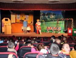 “tiyatro, Düşünceleri En Anlamlı Aktarma Yoludur”