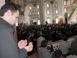 Cami Cemaatinden Ygs'ye Girecek Öğrencilere Dua