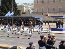 Atina'da Sönük Geçen "Ulusal Bağımsızlık Bayramı"nı Gerginlikler Isıttı