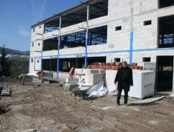 Memleketinde Tavuk Çiftliği Kuruyor