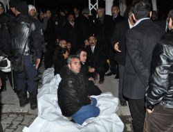 BDP’LİLERİN ÇADIR KURMASINA İZİN VERİLMEDİ