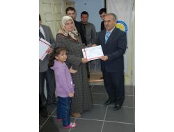 Uygulamalı Girişimcilik Eğitimi Alanlara Belgeleri Verildi