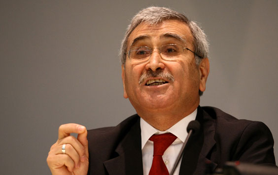 Hazine ve hükümet devreye girmeli!