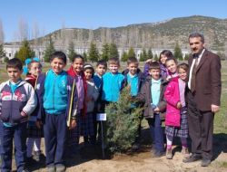 Orman Fakültelerinin Dekanları Isparta'da Fidan Dikti