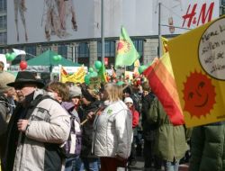 Alman Halkı, Nükleer Santrallerin ‘hemen’ Kapatılması İçin Yürüdü