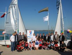 Türkiye Yelken Federasyonu’ndan Adana’ya İki Eğitim Teknesi Hediye Edildi