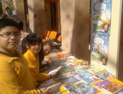 Yuvaya İki Günde 450 Kitap Uçurdular