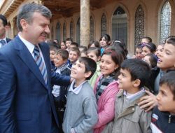 Konya Büyükşehir'den 77 Bin Öğrenciye Kurs, 66 Bin Öğrenciye Yardım