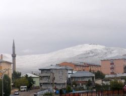 Ardahan'da Yüksek Kesimlere Kar Yağdı