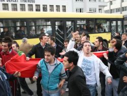 'Sivil İtaatsizlik' Oturma Eyleminde Olaylar Çıktı