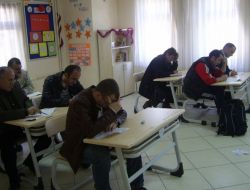 Öğrenci Velileri Okudukları Kitaptan Sınav Oldu