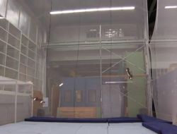 Uçan Robotların Tenis Maçı Nefes Kesti