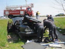 Kaza Sonrası Araçtaki Lpg Sızıntısını İtfaiye Önledi