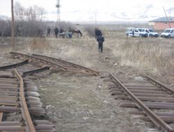 At Arabasıyla Tren Raylarını Çalan Hırsızlar Yakalandı