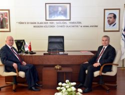 Denizli Valisi Erkmen, Yeni Belediye Başkanı Zolan’ı Ziyaret Etti