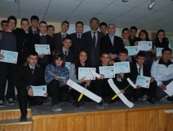 Thk, Model Uçak Kursunu Bitiren Öğrencilere Sertifika Verdi