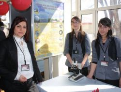 Öğrenciler, Gıdalarda Gözle Görülmeyen 5 Bin 355 Canlı Türü Tespit Etti