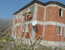 İskeleden Düşen İki İnşaat İşçisi Yaralandı