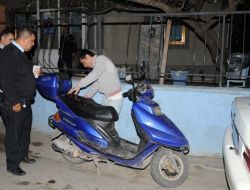 Tartıştığı Karısını Motosikletten Attı