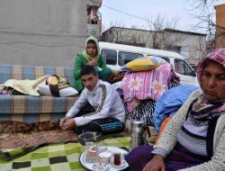 SOKAKTA KALAN AİLEYE UMUT ELİ