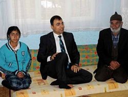 Ahmet Dede, 80 Yıl Sonra Bir Valinin Elini Tutabildi