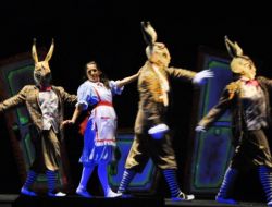 ‘alice Harikalar Diyarı’ Bursa’da Sahnelendi