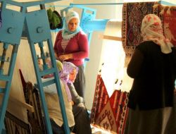 Emin Otomotiv, Yoksul Ailelere Meslek Öğretiyor