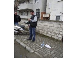 Minibüsle Motosiklet Çarpıştı