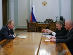 Jirinovski Putin'e Türk Esnafını Örnek Gösterdi