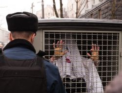 UKRAYNA’DA 3 AY İÇİNDE 15 KİŞİ GÖZALTINDA