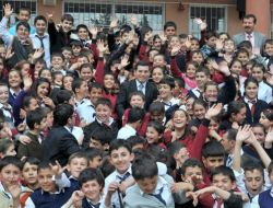 Kepez’de 4 İlköğretim Okuluna Çadır Tarzı Spor Salonu Yapıldı