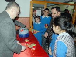 Öğrenciler Kumbaralarında Biriktirdikleri Parayla Kitap Aldı