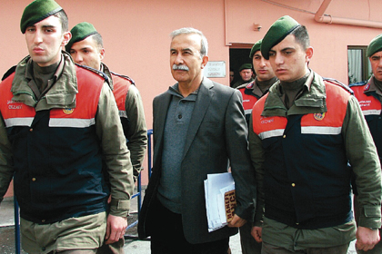 Başkan'dan zehir zemberek şerh