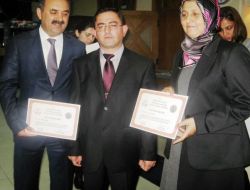 Geleceğin Elinden Tutun Projesini Destekleyenlere Plaket Verildi