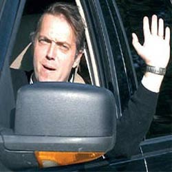 Cem Uzan  kaçtı mı?