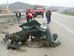 4 Kişinin Yaralandığı Kazada, Otomobilin Motoru 50 Metre Uzağa Düştü