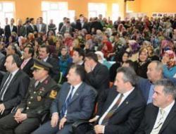 Okuma-yazma Kursunu Bitirenler Belgelerini Valinin Elinden Aldı