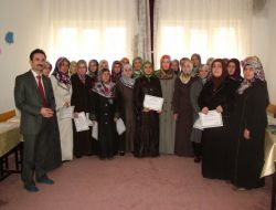 Kur’an Kursu Öğreticileri 5 Haftalık Seminerin Ardından Sertifika Aldı