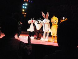 Ülker Smartt, Bugs Bunny Ve Arkadaşlarıyla..