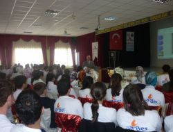 Siirtli Öğrenciler Türkiye'nin Aydınlarıyla Buluşuyor