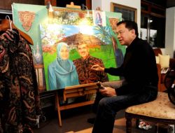 Cumhurbaşkanı Gül’ün Tablosunun Gelirini Açe’deki Türk Okuluna Verecek