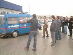 İşveren Toplu Çıkış Verdi, Fabrikayı Terk Etmeyen 112 İşçi Gözaltına Alındı