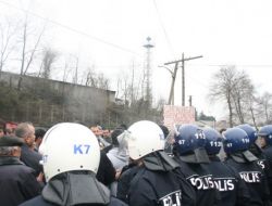Zonguldaklı İşsiz Gençler, Termik Santraline Yürüyünce Arbede Çıktı
