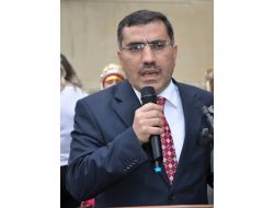 Başkan Çelikcan'dan Gençlere Altın Bilezik