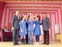 Dinar’daki Bilgi Yarışmasını Yeniyol İlköğretim Okulu Kazandı