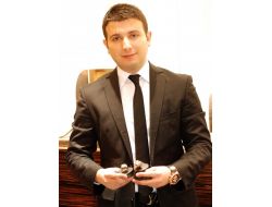 Taşlara Değer Katıp Özel Tasarımlarla Dünyaya Altın Yapıyor